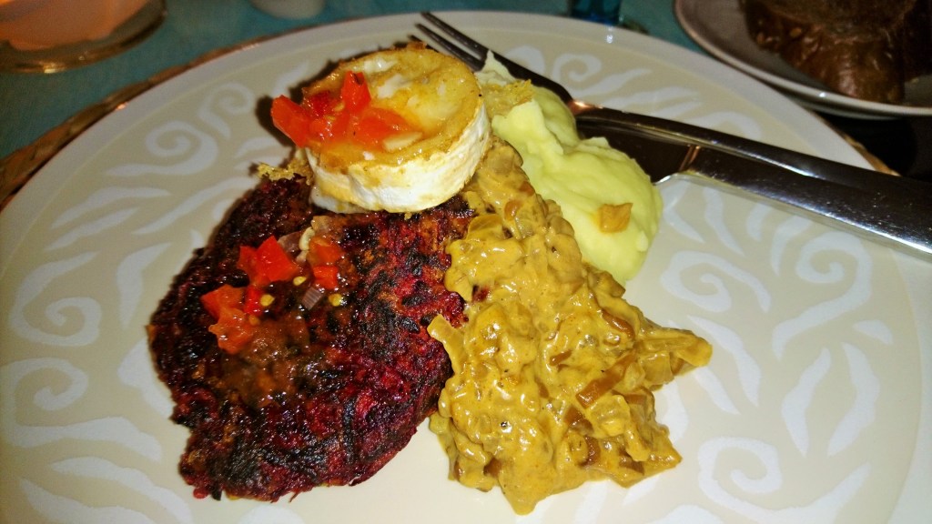 Punajuuripihvit ja paistettua vuohenjuustoa sekä punajuurihampurilaiset